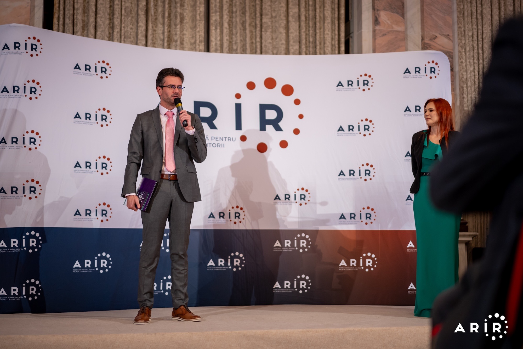 Gala ARIR: ROCA Industry, premiată pentru Cea mai bună Companie din perspectiva activității în Relația cu Investitorii – piața AeRO